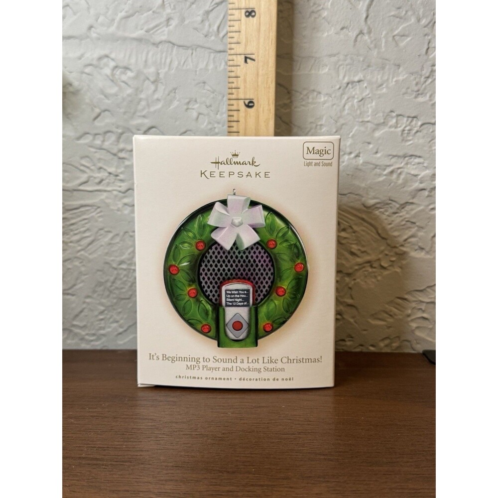 Hallmark Keepsake 2007 Ornament It's Beginning to Sound a Lot Like Christmas MP3